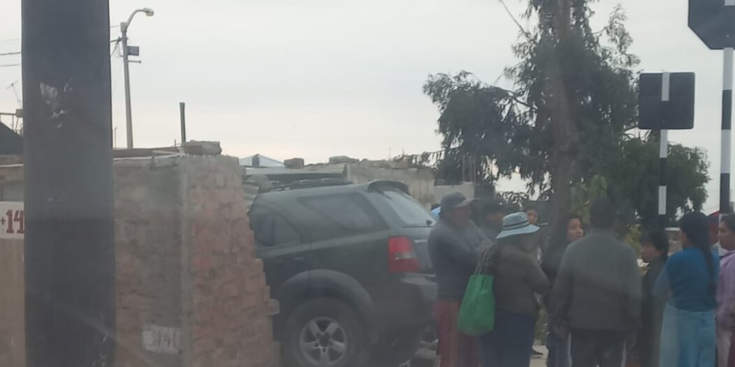 Arequipa Chofer Empotra Su Auto Contra Una Vivienda Diario Sin