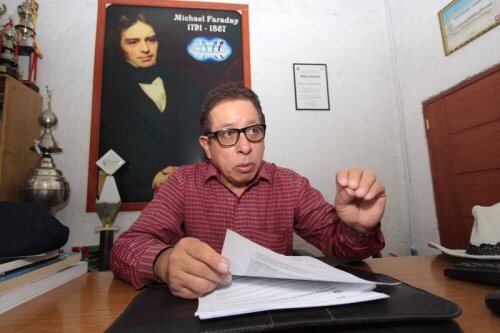 Profesor Alfredo Aguilar preocupado por brecha educativa.