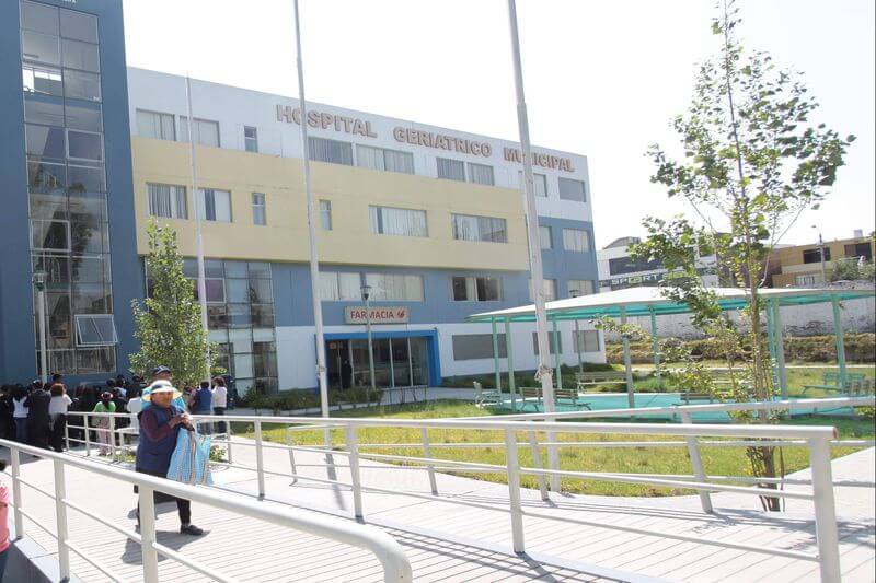 Pacientes del Honorio deberían ir al hospital geriátrico de comuna provincial.