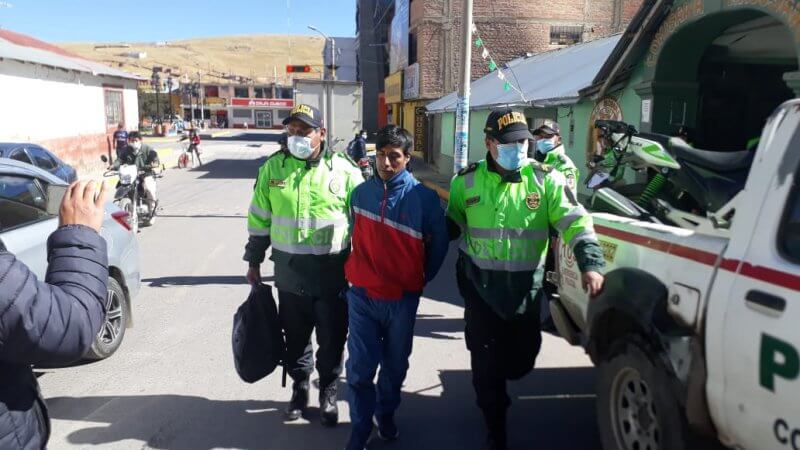 Fue detenido por policías de Macusani llevando droga. Policía de Antidrogas detiene a dos requisitoriados por TID.