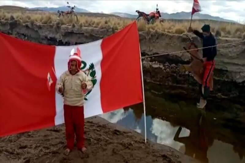 Niño aymara causa furor en redes