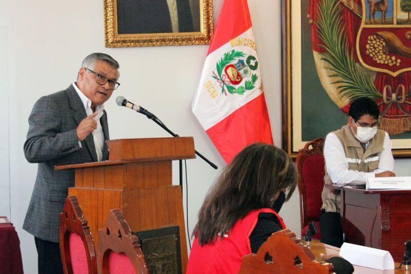Jesús Arenas, presidente de directorio de Caja Tacna, expuso en foro "Reactiva Tacna".