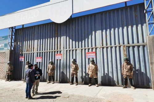 Personal del Ejército ayudó a clausurar este local.