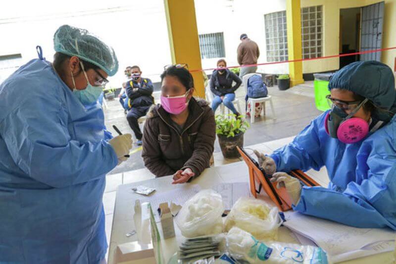 Establecimientos de salud continúan realizando pruebas de detección.