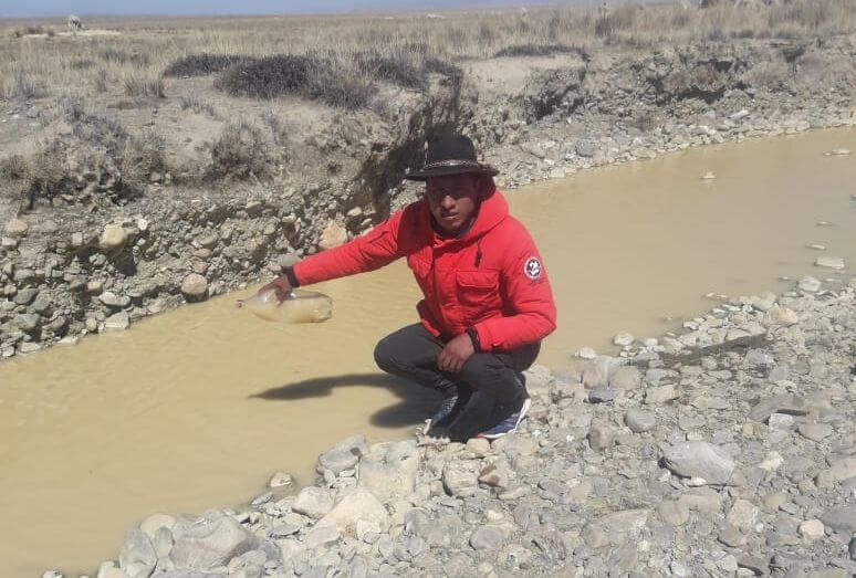 Aguas turbias en el lado peruano del río Suches.