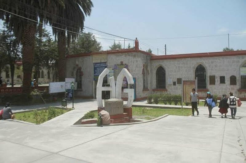 Siameses podrían ser separados en el centro quirúrgico del hospital Goyeneche.