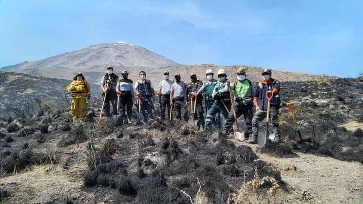 Brigada acudió para sofocar incendio forestal desatado desde el 15 de agosto.