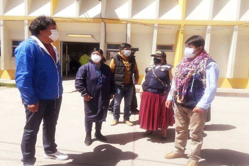 Consejero de Huancané y electo vicegobernador de reunión con director de Red de Salud