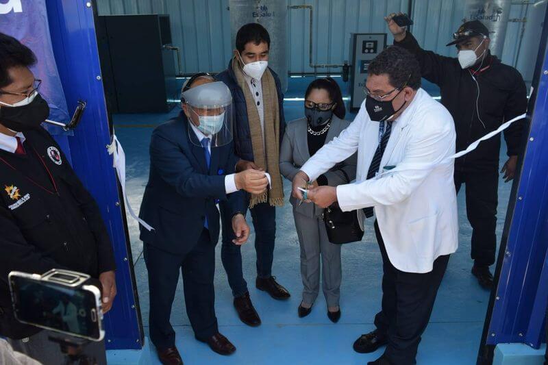 Rondón Fudinaga participó en la inauguración de la planta de oxígeno de EsSalud.