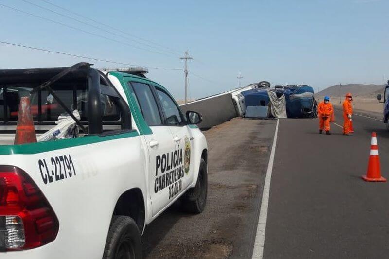 Conductor y copiloto quedaron con lesiones leves.