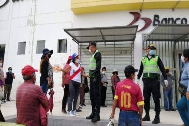 Agraviada acudió al Banco de la Nación, pero ya habían cobrado su bono.