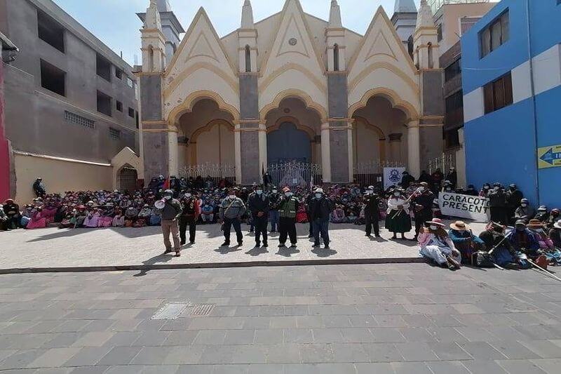 Centenares de pobladores participaron de la huelga.