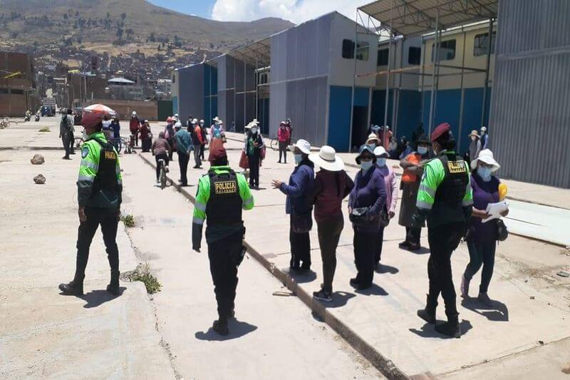 La policía ayer desalojó a las propietarias de Yanacancha.