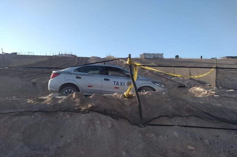 Taxi fue hallado en Calana cuando un ladrón retiraba sus partes.