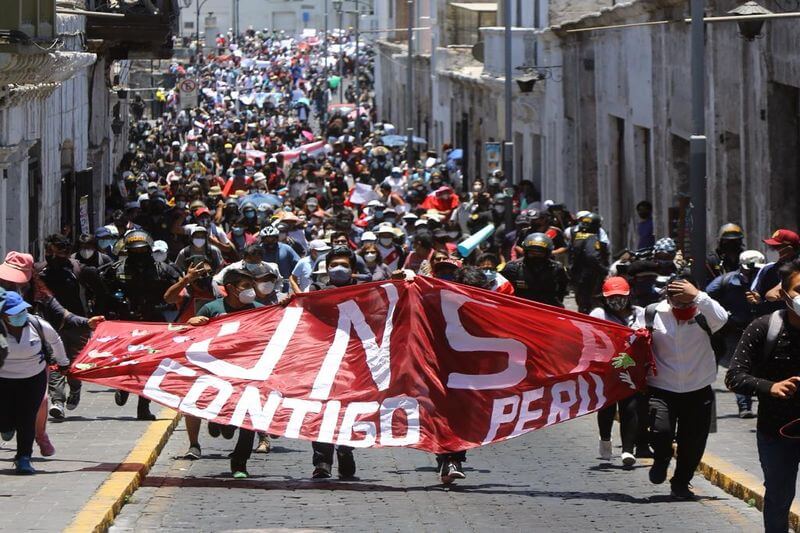 Marchas contra vacancia continuarían hoy en la ciudad de Arequipa.