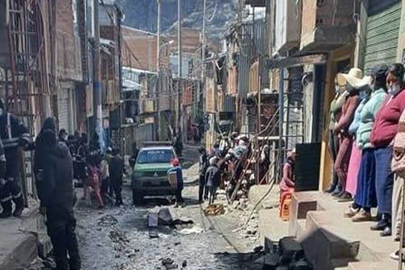 Efectivos policiales tras los pasos de las hampones.