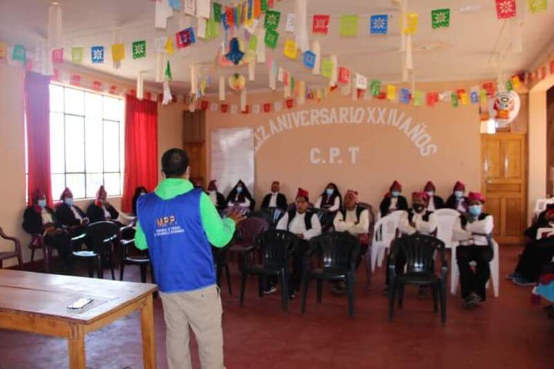 Pobladores se preparan para recibir a turistas.