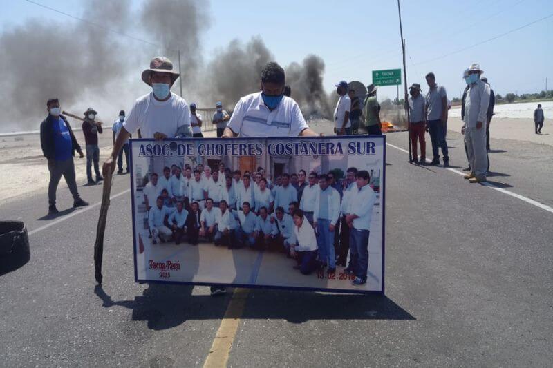 Manifestantes bloquearon el paso en el kilómetro 35 de la carretera.