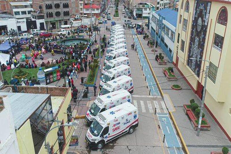 Acto de entrega de las ambulancias.