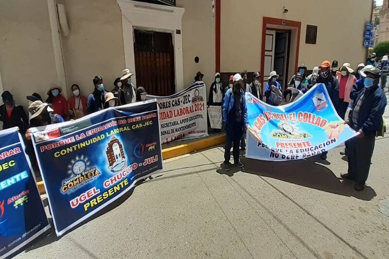 Trabajadores administrativos hicieron plantón.