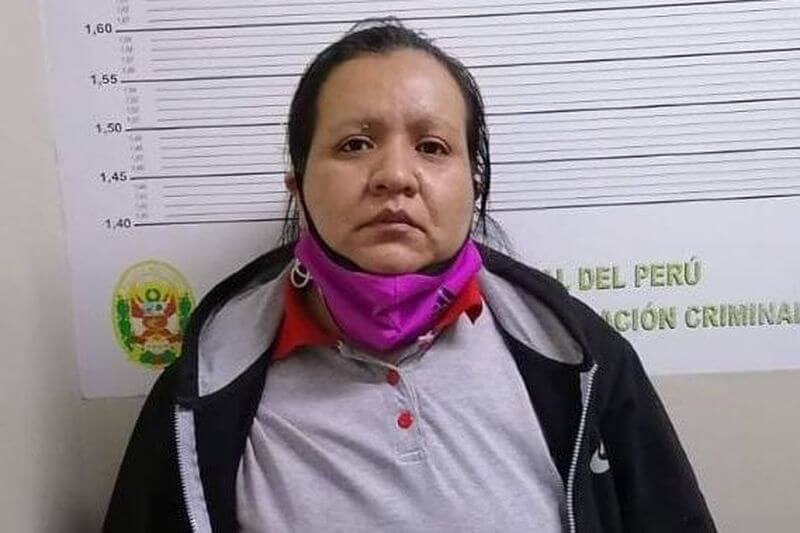 Mujer fue detenida cuando huía con la niña en un taxi.