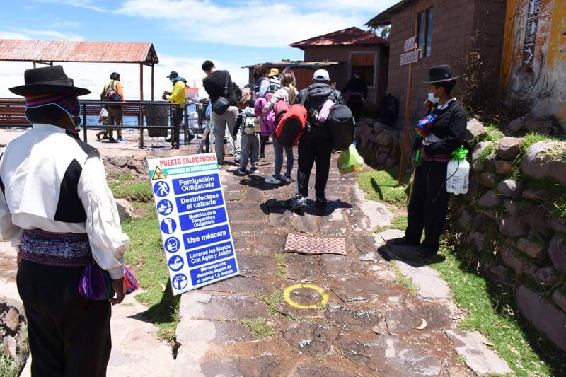 Los visitantes cumplen estrictamente los protocolos de bioseguridad. Turismo vivencial en cómodos ambientes.