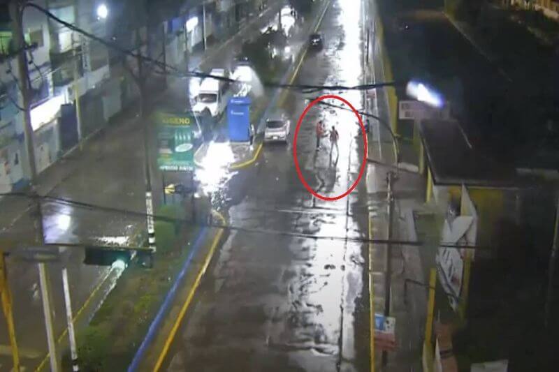 Captura del video de seguridad en el hospital.