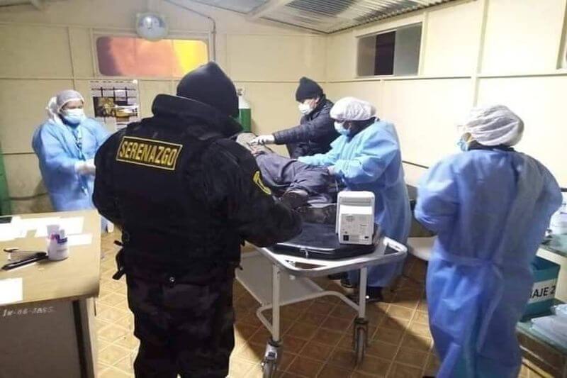 Lo internaron en el hospital Carlos Cornejo Roselló.