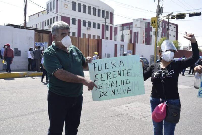 Trabajadores bloquearon las calles aledañas al Gobierno Regional de Arequipa.