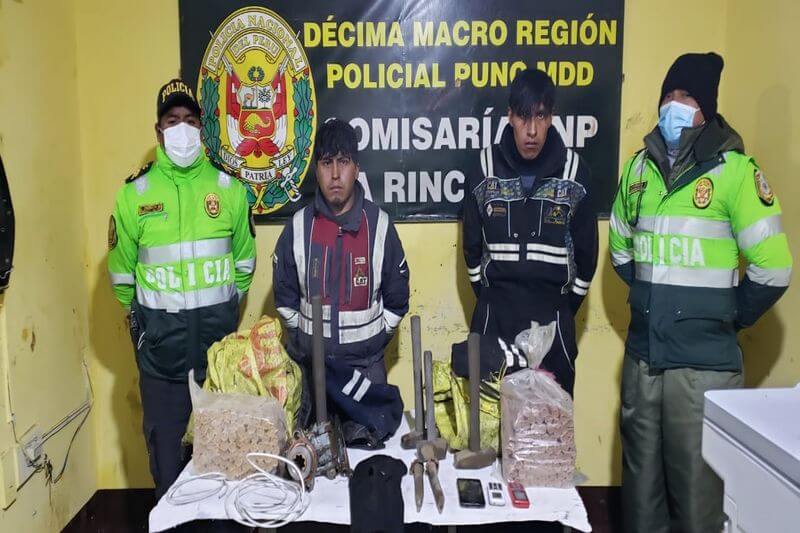 Detienen a dos delincuentes con armas de fuego.