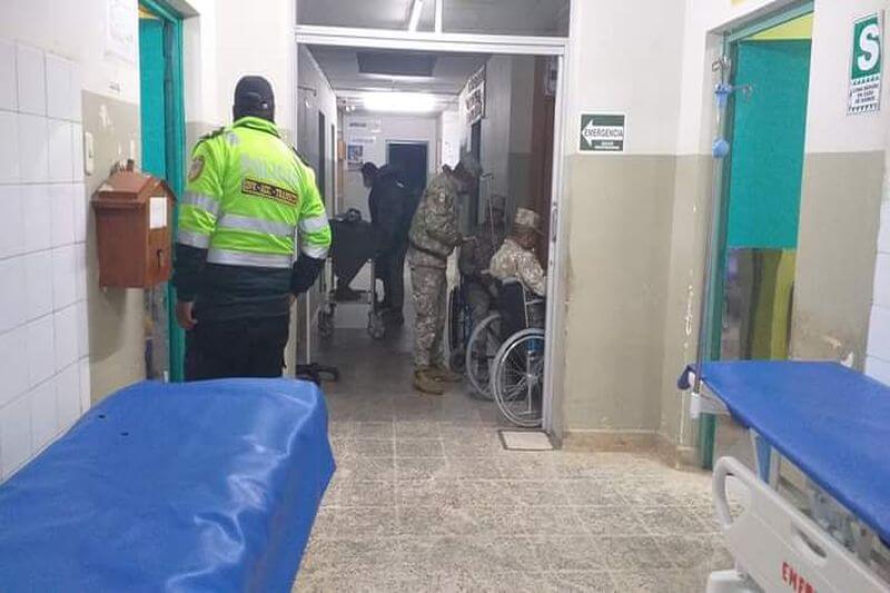Militares fueron llevados a un hospital.