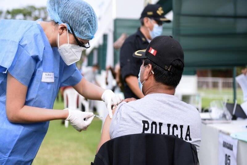 General PNP confía en el inicio de vacunación esta semana.