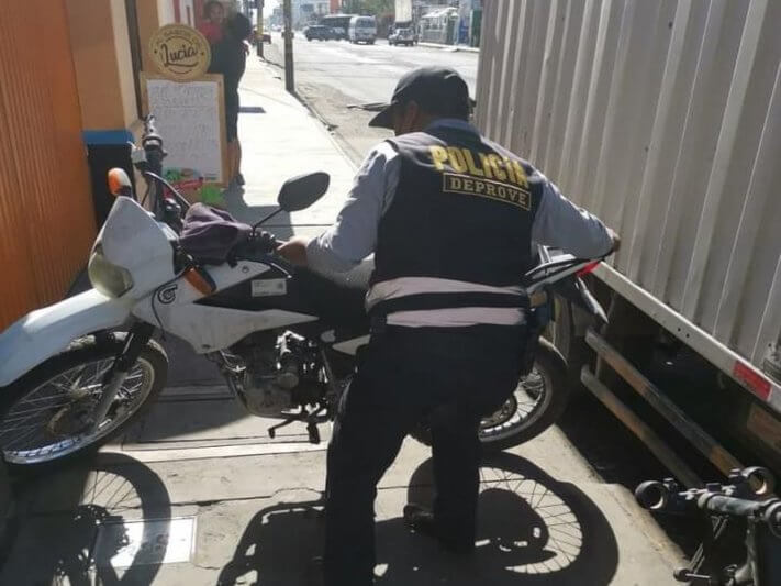 Talleres clandestinos venden piezas de motos robadas como repuestos.