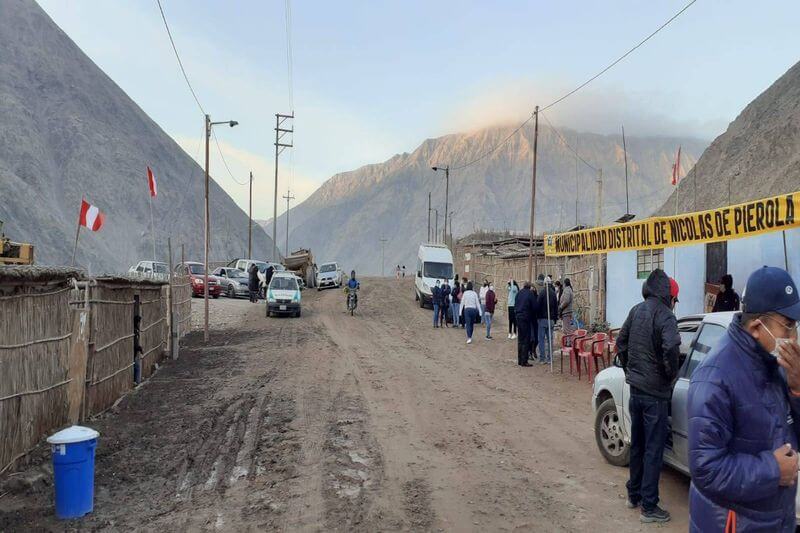 Después de una larga espera, los vecinos de esta localidad ya tienen luz.