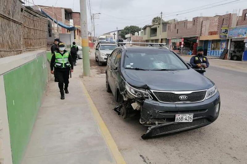 Accionar de chofer fue captado por cámaras de seguridad en la zona.