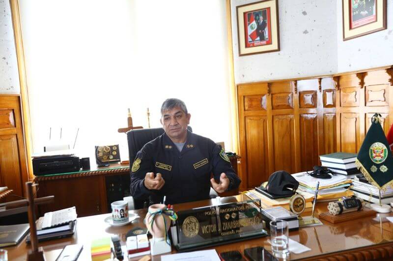 General Víctor Zanabria hará cumplir cierre definitivo de comisaría en Paucarpata.