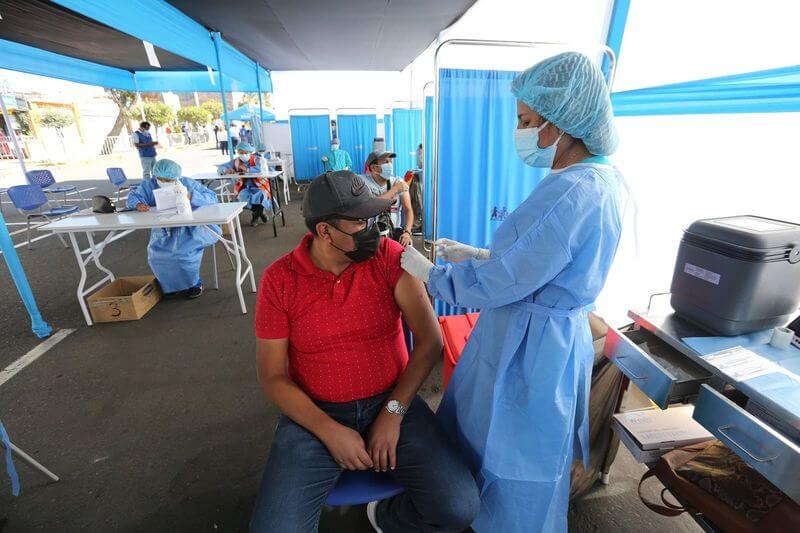 En Vacunatón utilizarán dosis de laboratorios Pfizer y Sinopharm.