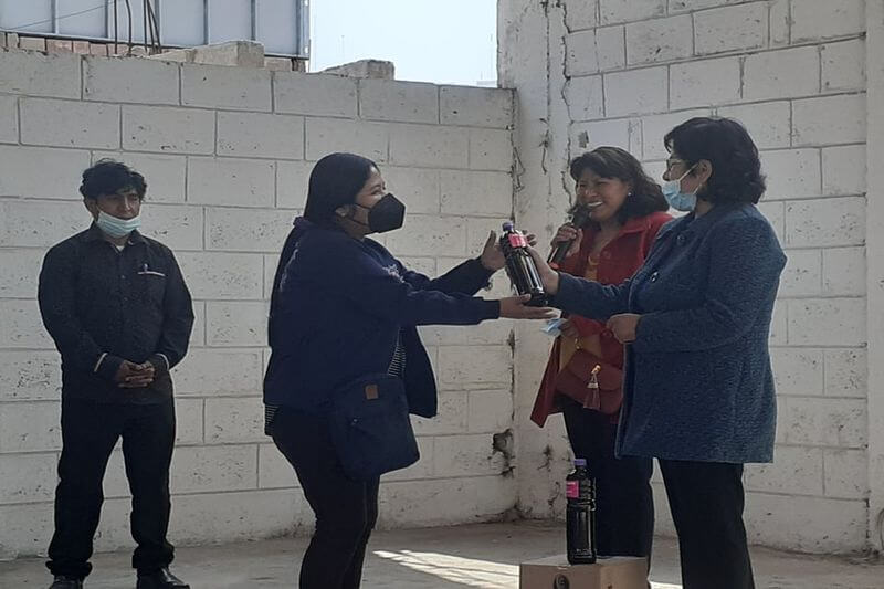 Delegados de gremio de comerciantes recibieron presentes por aniversario 41.