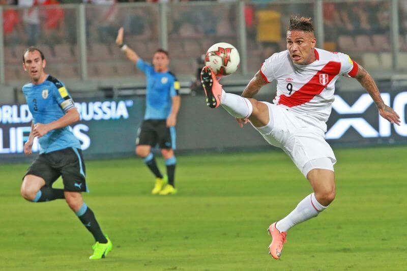 Esta noche, con Paolo Guerrero en la delantera, Perú sale a ganar a Uruguay por las eliminatorias a Catar 2022