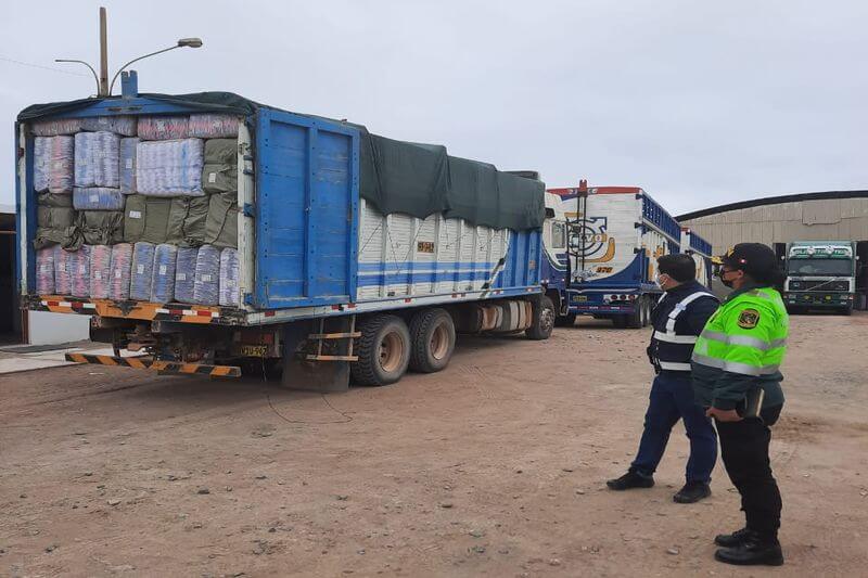 Camión Volvo F12 se trasladaba de Tacna a Ilo.