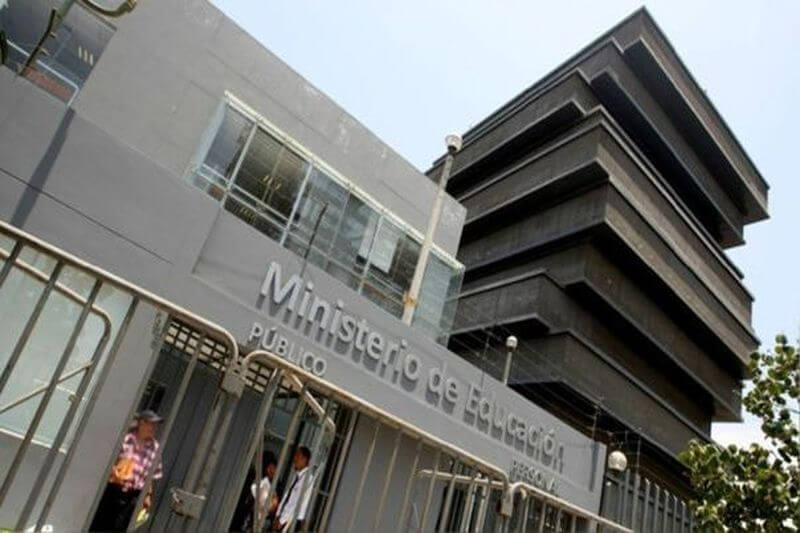 Minedu anuncia la suspensión del concurso de nombramiento docente tras filtración de prueba.