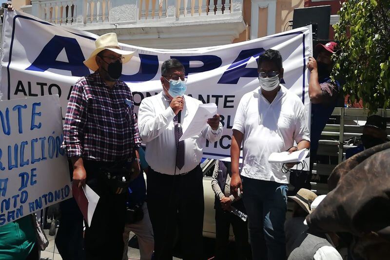 Pobladores de dos distritos protestaron por el centro de la ciudad.