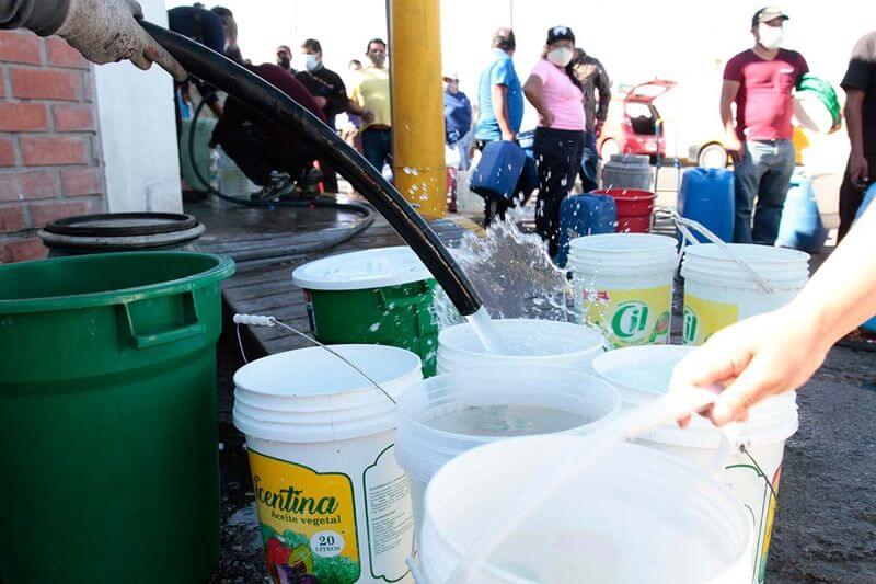 Miles de pobladores podrían desarrollar problemas de salud por el agua.