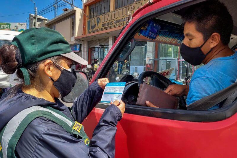 Transportistas usaron rutas alternas para no ser fiscalizados por inspectores.