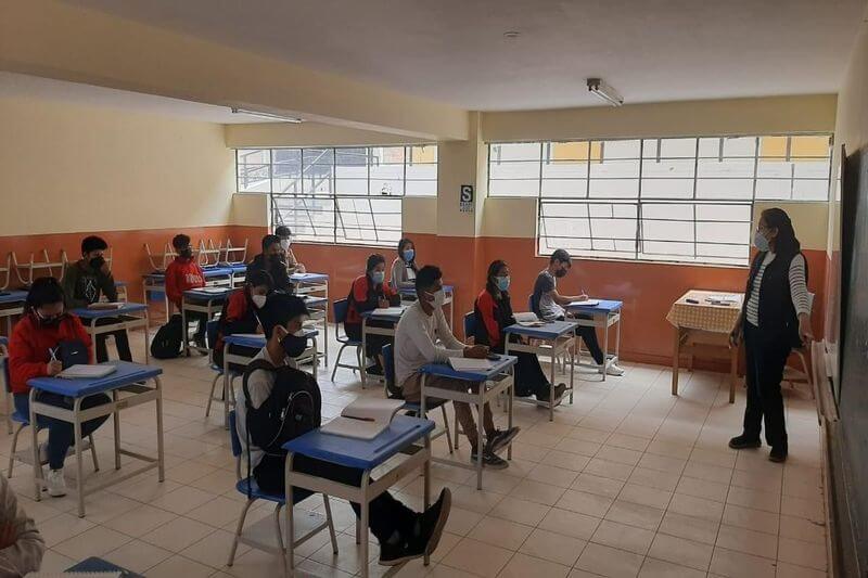 Retorno a clases presenciales en el 2021 duraría menos de dos semanas.