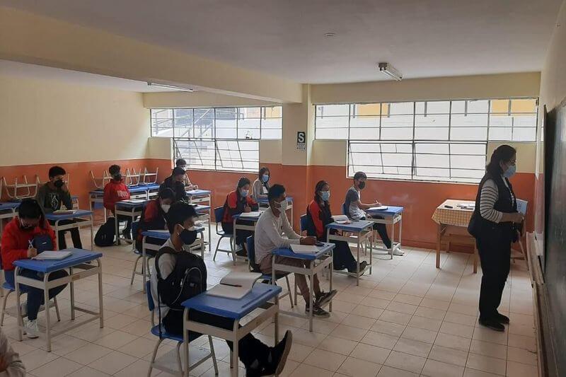 Algunos padres se oponen al retorno de sus hijos a las instituciones educativas.