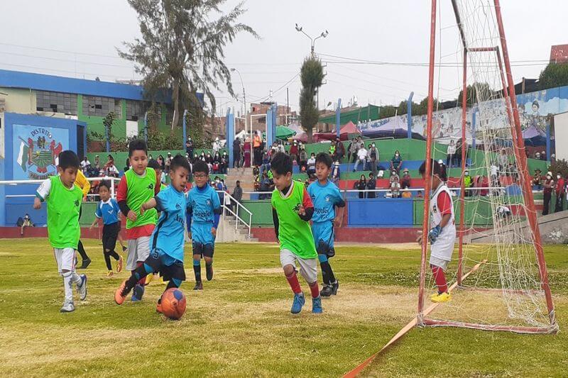 APERTURA. Municipalidad de Paucarpata inició su torneo de fútbol de menores en las categorías desde la sub 5 hasta la sub 12.