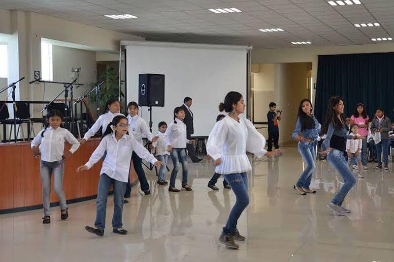 Menores harán clases de verano de manera presencial y virtual.