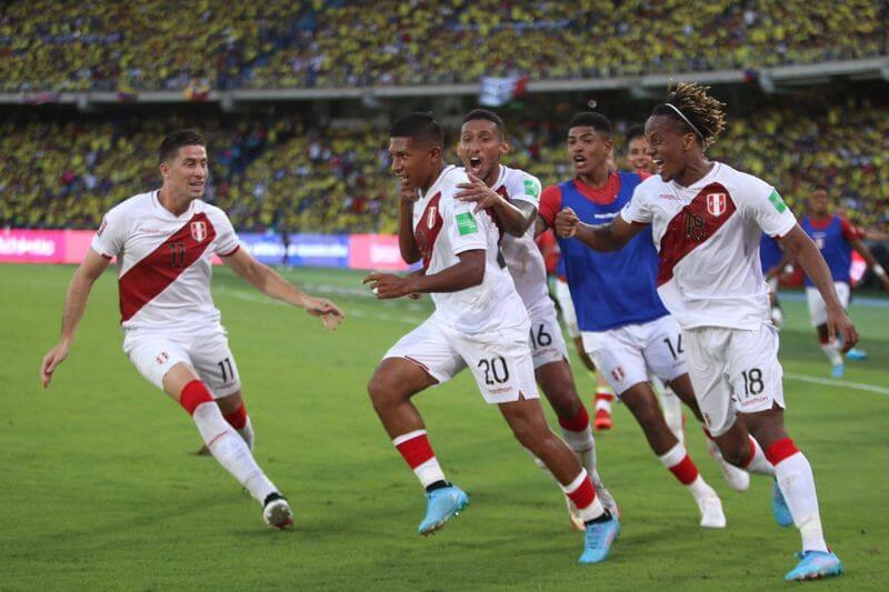 Perú se trajo tres puntazos de oro de Barranquilla. Teniendo como mejor arma la defensa, le ganó 1-0 a Colombia.