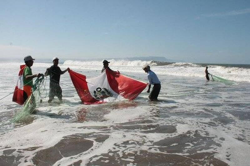 Pescadores izarán bandera a media asta en señal de duelo.